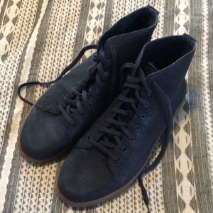 Ugg men’s hi top shoes